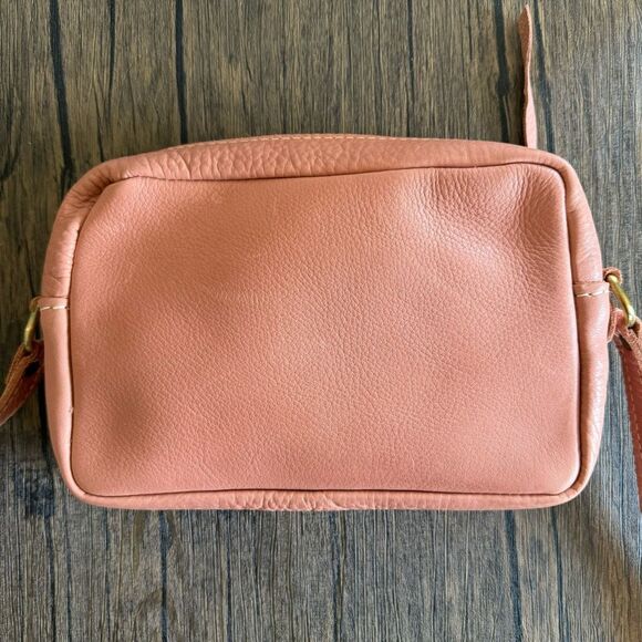QUARTZ Portland Leather Camera Bag Pink Leather Purse NEW Crossbody Bag - Picture 5 of 6